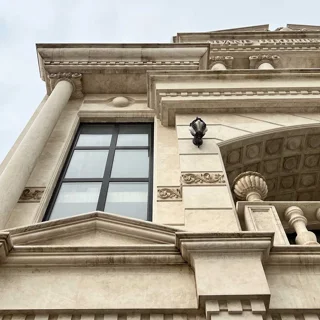 بهترین سنگهای تراورتن برای نمای کلاسیک و رومی | راهنمای جامع ماربلینو